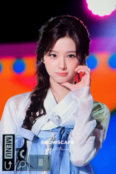 Seriously, isn't she the most beautiful woman in Joseon?๐ธ Summoning the real Seol Yoon-ah in a hanbok at Gyeongbokgung Palace, Seol Yoon-i showed off her peerless beauty on Immortal Songs๐ค