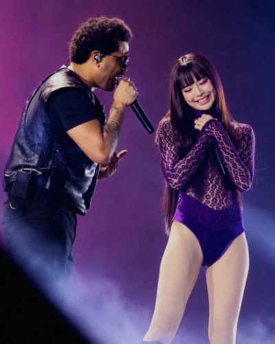 So you finally met oppa this weekend?..๐ Update on full-bangs cat Jennie, who made a surprise appearance at The Weeknd's recent concert in Korea๐ถ๏ธ