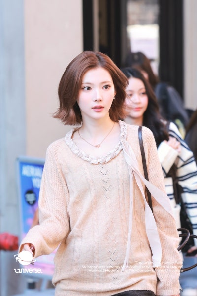 Seriously, totally yar~ ๐ค A collection of New York casual fashion from the super-beautiful sales team leader Ji-woo, who transformed into a New York career woman in a shirt and tie ๐
