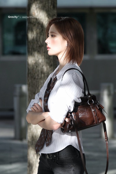 Seriously, totally yar~ ๐ค A collection of New York casual fashion from the super-beautiful sales team leader Ji-woo, who transformed into a New York career woman in a shirt and tie ๐