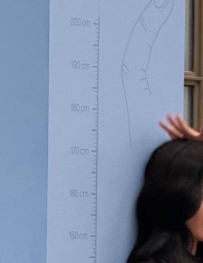Seriously, she's practically a supermodel..๐ An Instagram update from my girlfriend Yujin, who is studying abroad in Paris, who recently confidently verified her height of 173cm๐ผ