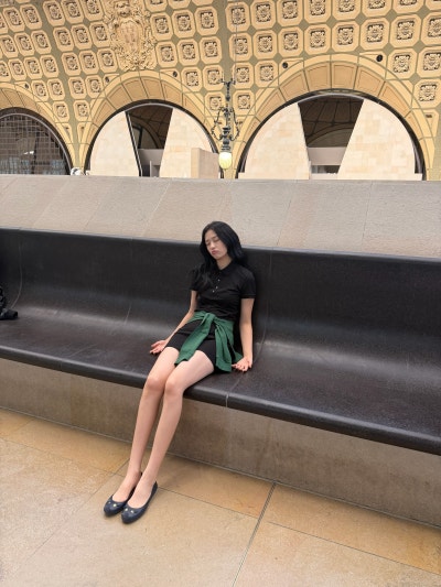 Seriously, she's practically a supermodel..๐ An Instagram update from my girlfriend Yujin, who is studying abroad in Paris, who recently confidently verified her height of 173cm๐ผ