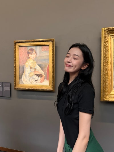 Seriously, she's practically a supermodel..๐ An Instagram update from my girlfriend Yujin, who is studying abroad in Paris, who recently confidently verified her height of 173cm๐ผ