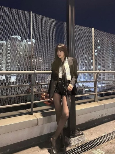 Seriously, she's practically a supermodel..๐ An Instagram update from my girlfriend Yujin, who is studying abroad in Paris, who recently confidently verified her height of 173cm๐ผ