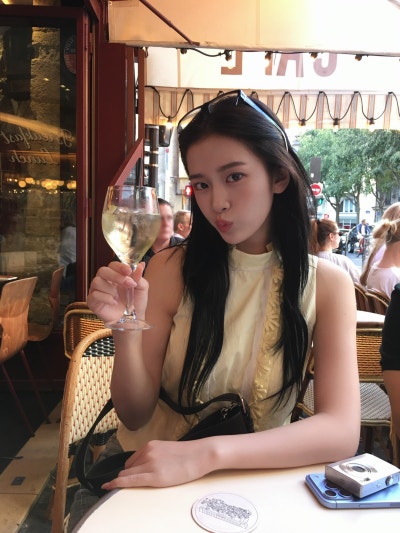 Seriously, she's practically a supermodel..๐ An Instagram update from my girlfriend Yujin, who is studying abroad in Paris, who recently confidently verified her height of 173cm๐ผ