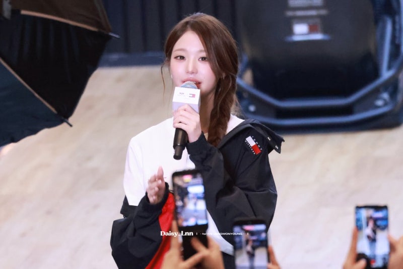 Seriously, she looks like she could win F1 with just her face..๐ Update on Princess Tommy Jang Won-young at the Tommy Hilfiger X Cadillac F1 Pop-up, who captivated Singapore with her superior visuals๐