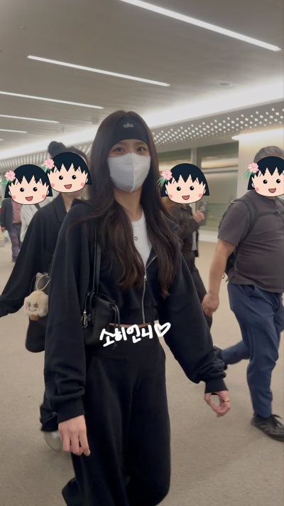 Seriously, she is the Kim Tae-hee of the idol world..🤍 An update on the visuals of the angelic Jisoo at the Hong Kong Allo Pop-up, whose beauty and personality have remained consistent for 10 years🪽