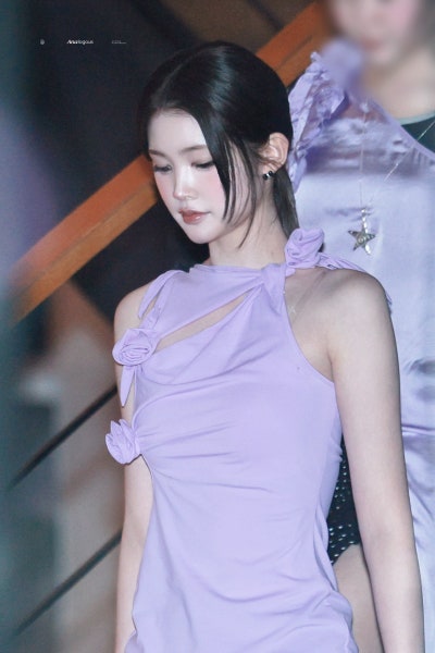 Seriously, where did the monkey go... Her goddess beauty has truly exploded👑, an update on Eina's visuals from the Nol Festival—she's already become a grown woman just two months away from turning twenty🤍