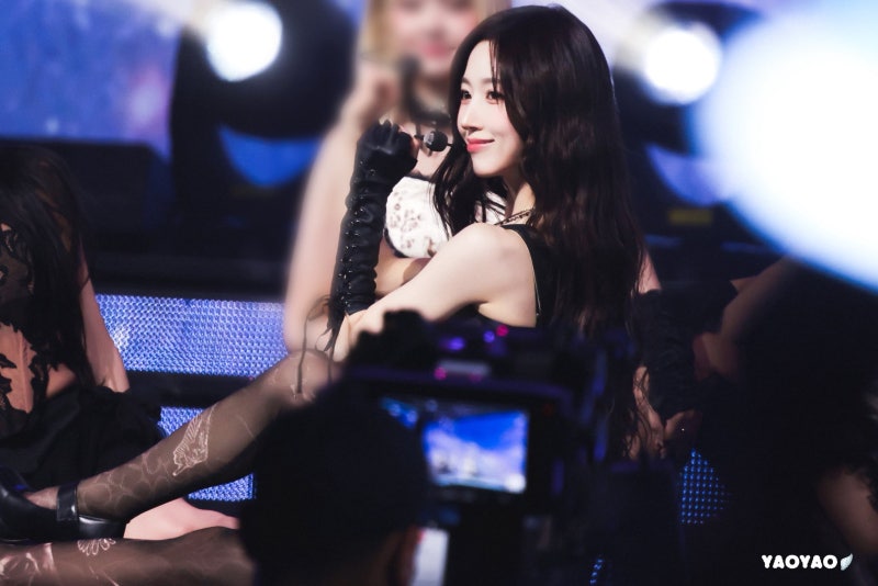 Seriously, where did the joke bear go...? She's become a skinny goddess🖤, Sexy Vampire Haewon's decadent charm really explodes in this Nol Festival visual🧛🏻♀️
