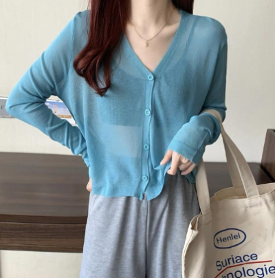 The Summer Cardigan That Actually Solves the AC/Heat Problem