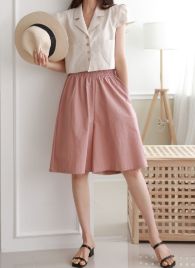 Why Skirt Pants Are the Summer Fix for Women in Their 40s