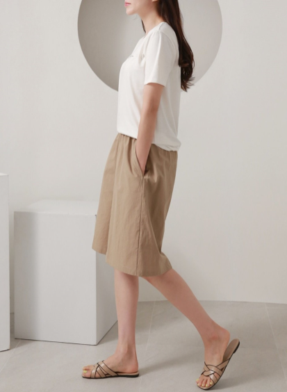 Why Skirt Pants Are the Summer Fix for Women in Their 40s