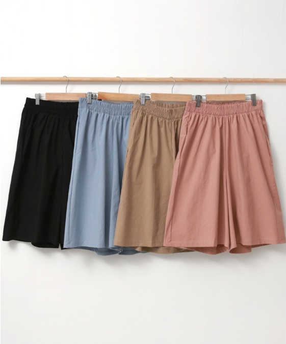 Why Skirt Pants Are the Summer Fix for Women in Their 40s