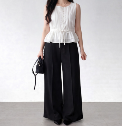 We Finally Found the Pretty Sleeveless Blouse Summer Needs