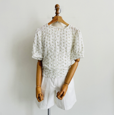 Throw It in Your Suitcase Wrinkled and Wear It Anyway: The No-Iron Summer Blouse That Works