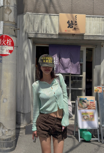 Why Cargo Shorts Make Women Look So Polished at the Resort
