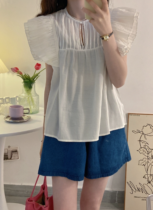 Summer Heat Won't Stop You from Feeling Elegant in This Ruffled Nasi