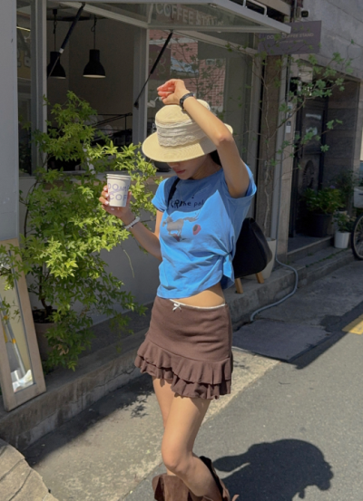Bored of plain basic tees? This vintage horse-print top does the work of an outfit without trying