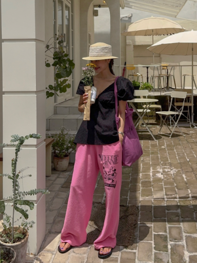 The Back Slit Blouse That Finally Makes Sitting Down Comfortable