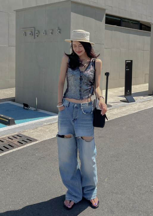 Night resort photoshoots look magazine-ready in this metallic vest — here's why everyone wants one now