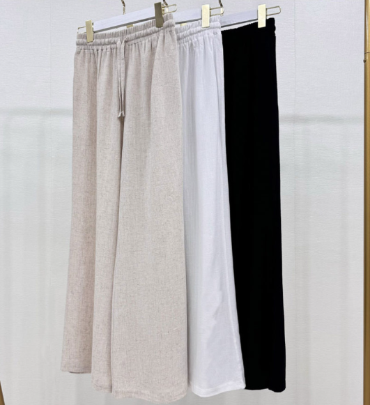 On scorching days when denim is absolutely out of the question—these linen trousers feel like wearing almost nothing but look genuinely put-together