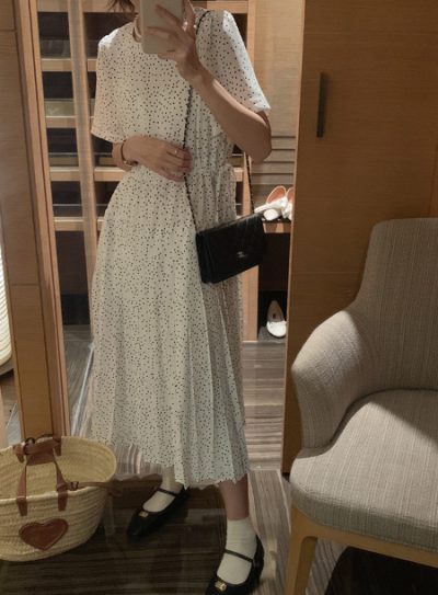The roomy fit literally hides everything on your lower half—even my pregnant sister says she looks gorgeous in this dress