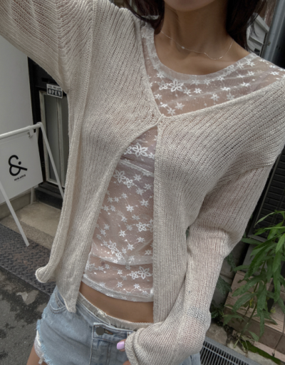 Pair this with low-rise bottoms and your proportions suddenly go next level—sheer mesh tee with floral embroidery is an instant wardrobe hero
