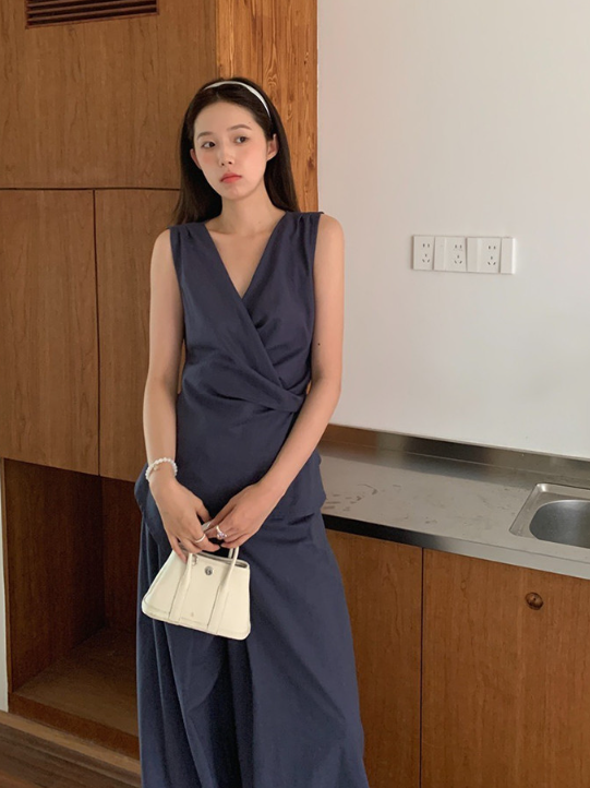 A Two-Piece Set That Dresses Itself — Handle Everything in Your Calendar