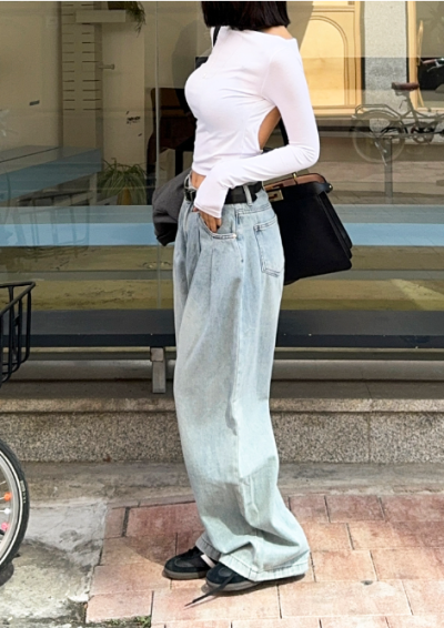 These Pintuck Wide Pants Are Game-Changing for Anyone Worried About Looking Sloppy