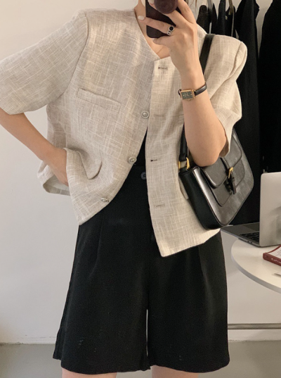 Summer Tweed Crop Jacket: Structured Without the Suffocation