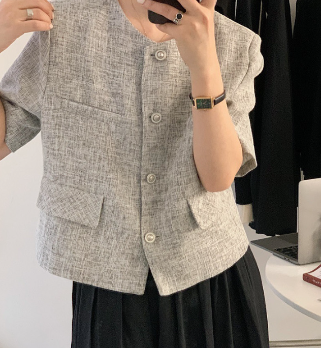 Summer Tweed Crop Jacket: Structured Without the Suffocation