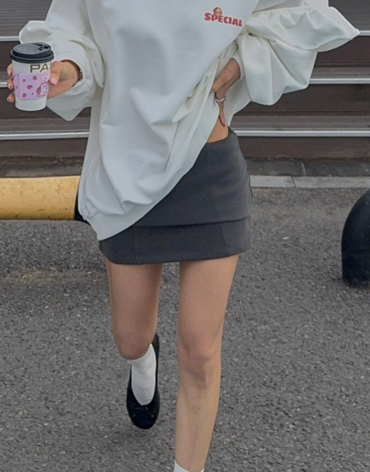 Skirt-Pants Hybrid Solves the Grad Student Presentation Dilemma