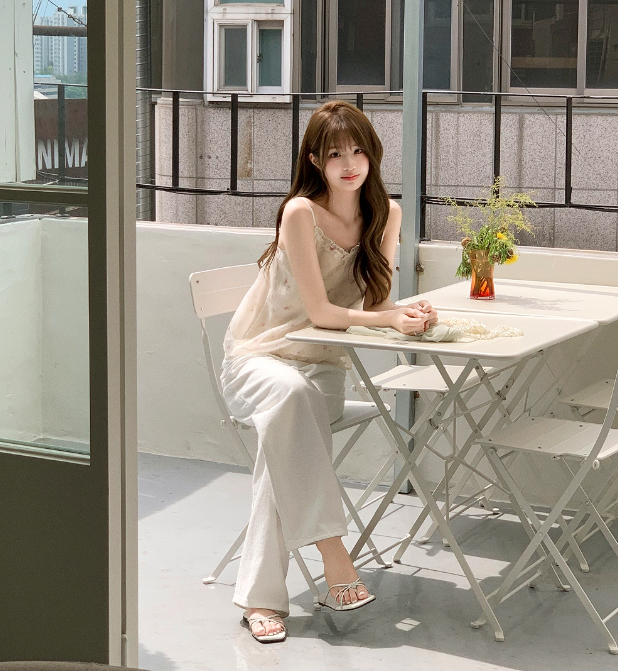 Rainy Season Dressing Code: Why This Floral Nashi Blouse Is the Mid-30s Office Essential