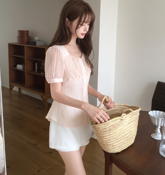 Shirring Blouse Actually Hides What You Think It Hides—And It's Magic