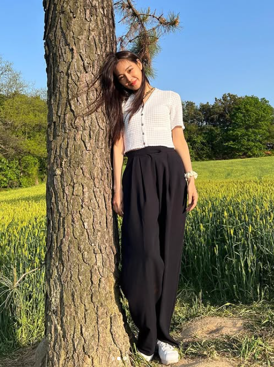 Actress Han Ji-eun Beat 4,200-to-1 Odds—Here's How She Styles Summer