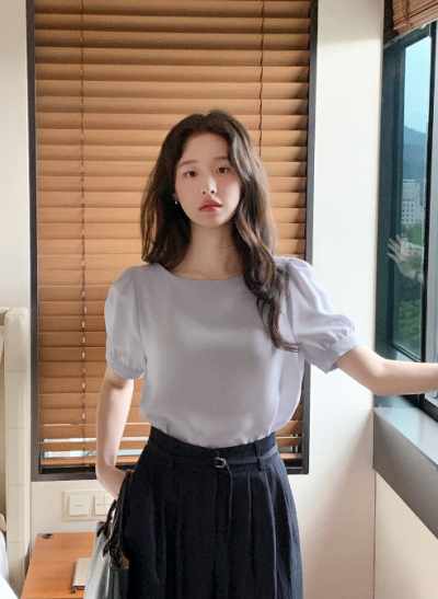 Boat Neckline Solved My Narrow Shoulders and Short Neck—Here's How