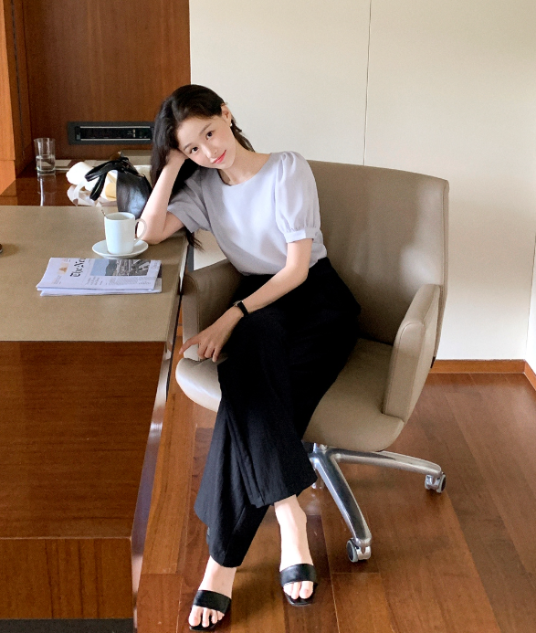 Boat Neckline Solved My Narrow Shoulders and Short Neck—Here's How