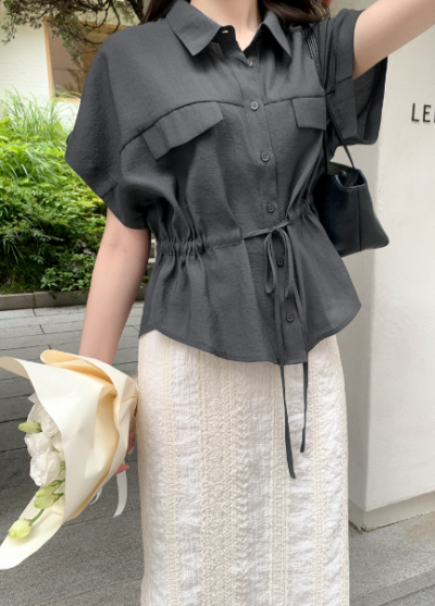 The Perfect Summer Blouse That Hides Your Belly But Shows Off Your Waist