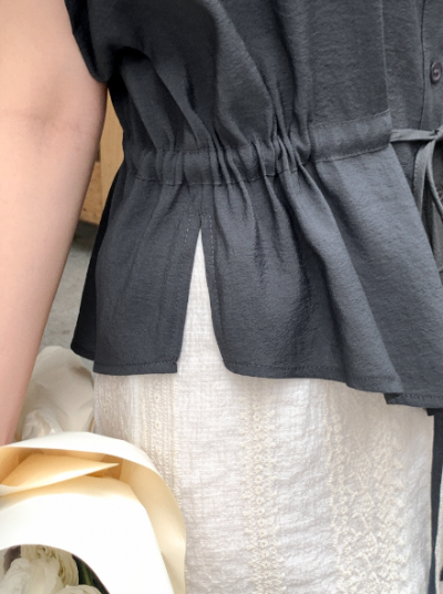 The Perfect Summer Blouse That Hides Your Belly But Shows Off Your Waist