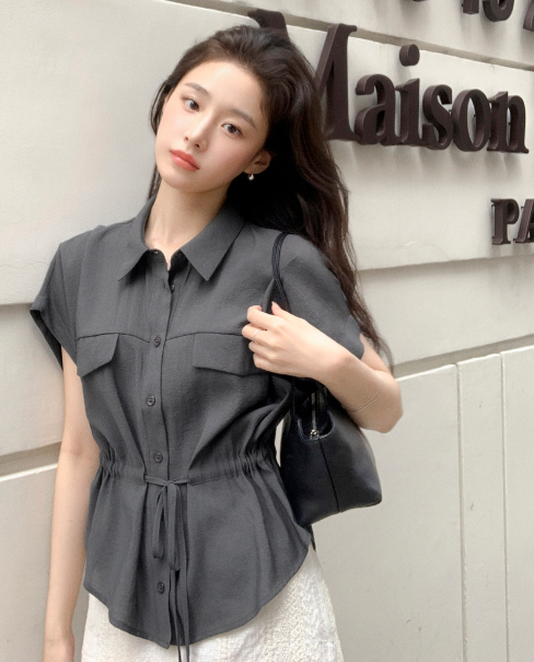 The Perfect Summer Blouse That Hides Your Belly But Shows Off Your Waist