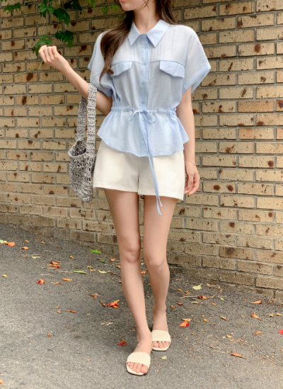 The Perfect Summer Blouse That Hides Your Belly But Shows Off Your Waist