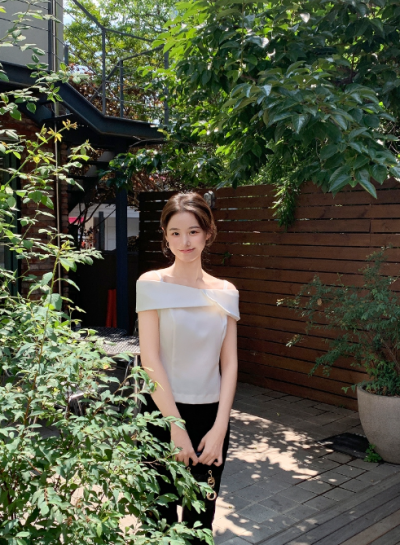 This Off-Shoulder Blouse Keeps People Asking All Night