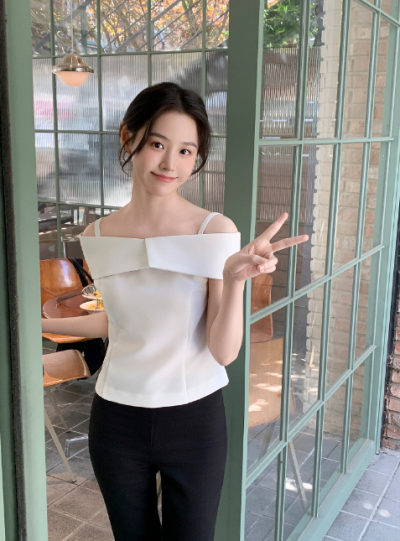 This Off-Shoulder Blouse Keeps People Asking All Night