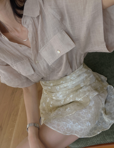 This Linen Shirt Is Basically a Cheat Code for Looking Like You Know What You're Doing