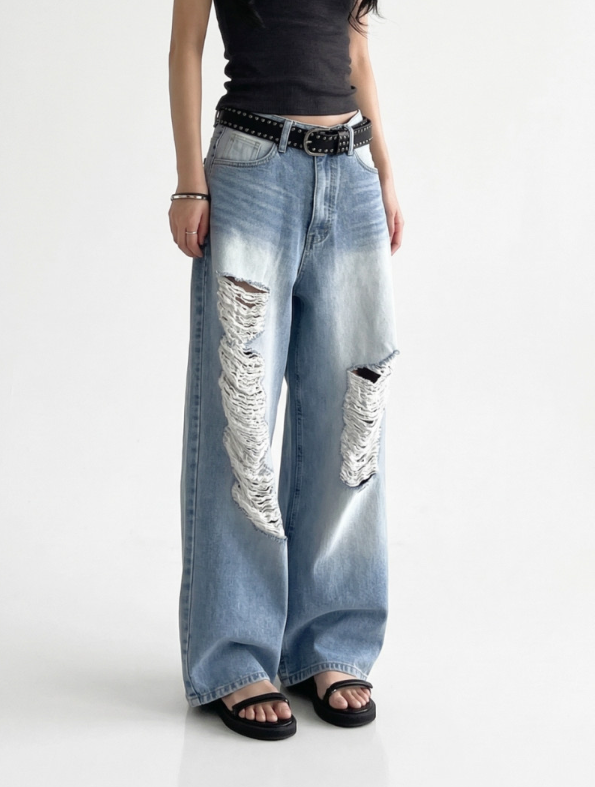 Even Freelancers Throw These On: Wide-Leg Ripped Denim That Makes Your Legs Look Long