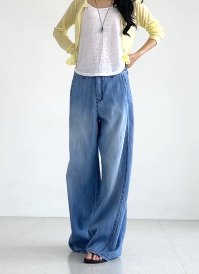 40-Something Office Life Hack: The Linen Wide-Leg Jeans That Make Legs Actually Look Long