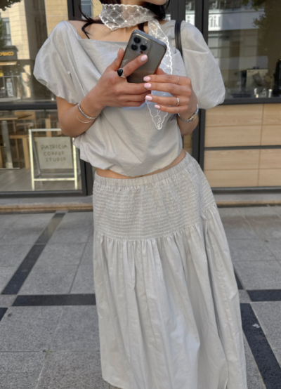 French Girl Summer Isn't a Look, It's a Shortcut: Try This Crop-and-Midi Set