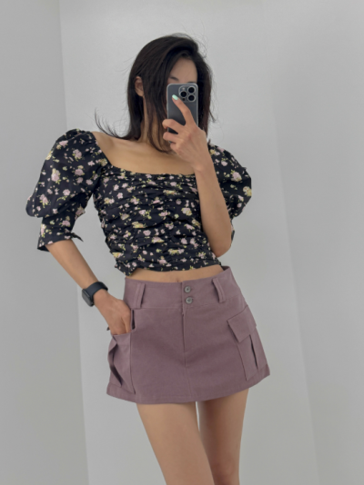 One Piece, Two Vibes: Why This Floral Crop Blouse Does Pure AND Sexy