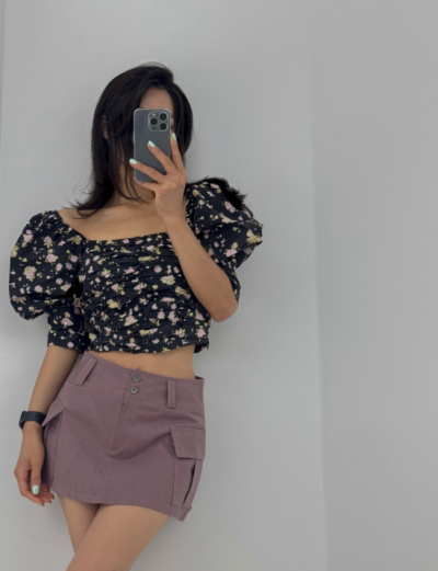 One Piece, Two Vibes: Why This Floral Crop Blouse Does Pure AND Sexy
