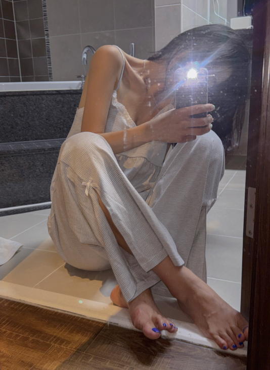 The Summer Pajama That Has 30-Something Hot Sleepers Buying Colors in Bulk